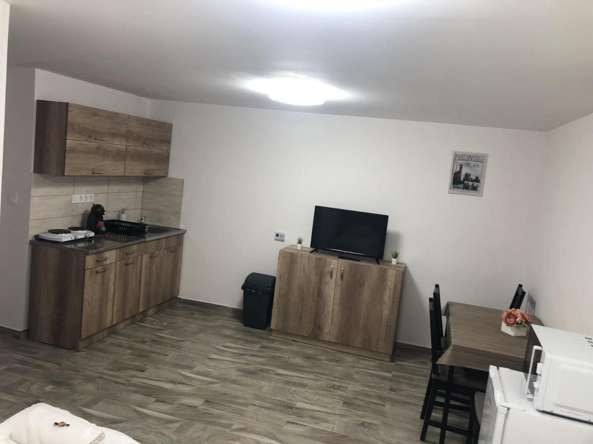 Bettina Vendeghaz Appartement Kiskoros Buitenkant foto