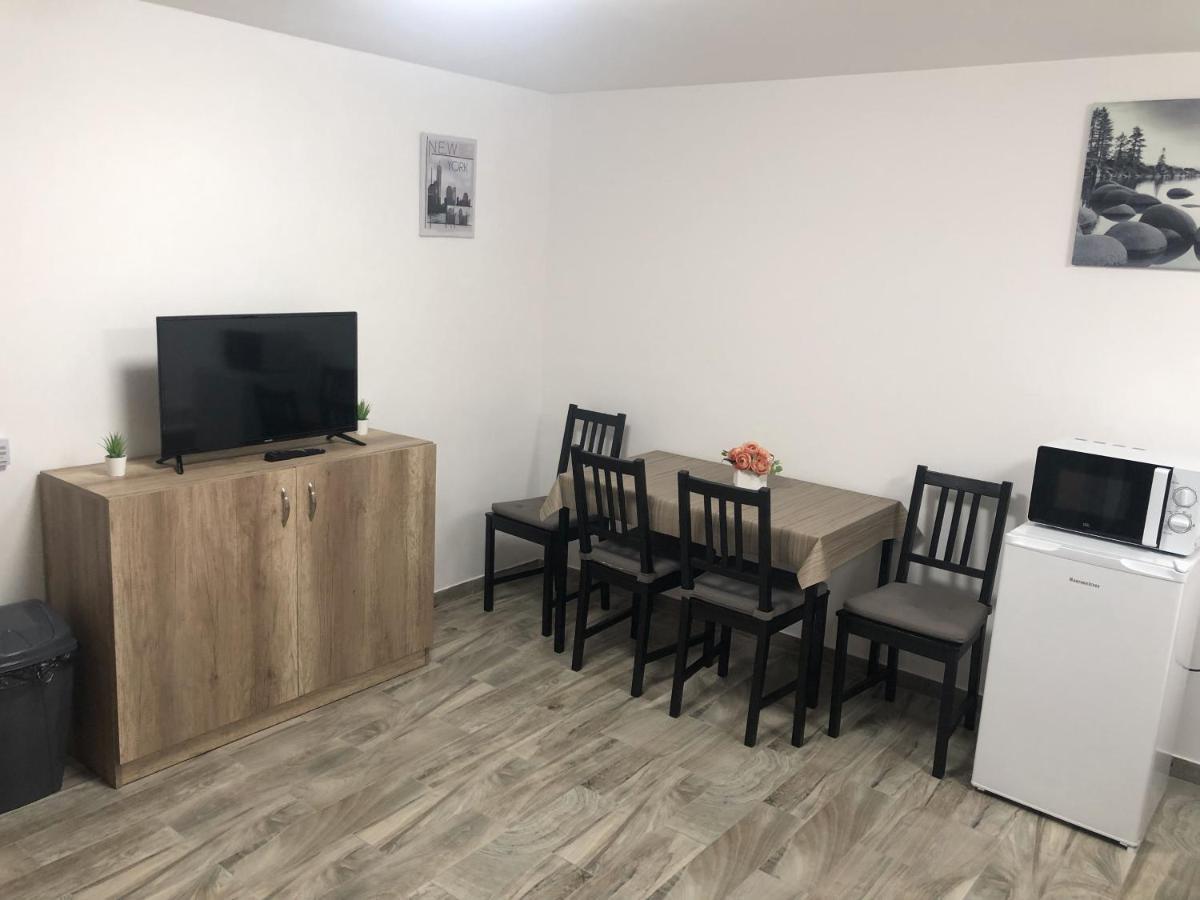 Bettina Vendeghaz Appartement Kiskoros Buitenkant foto