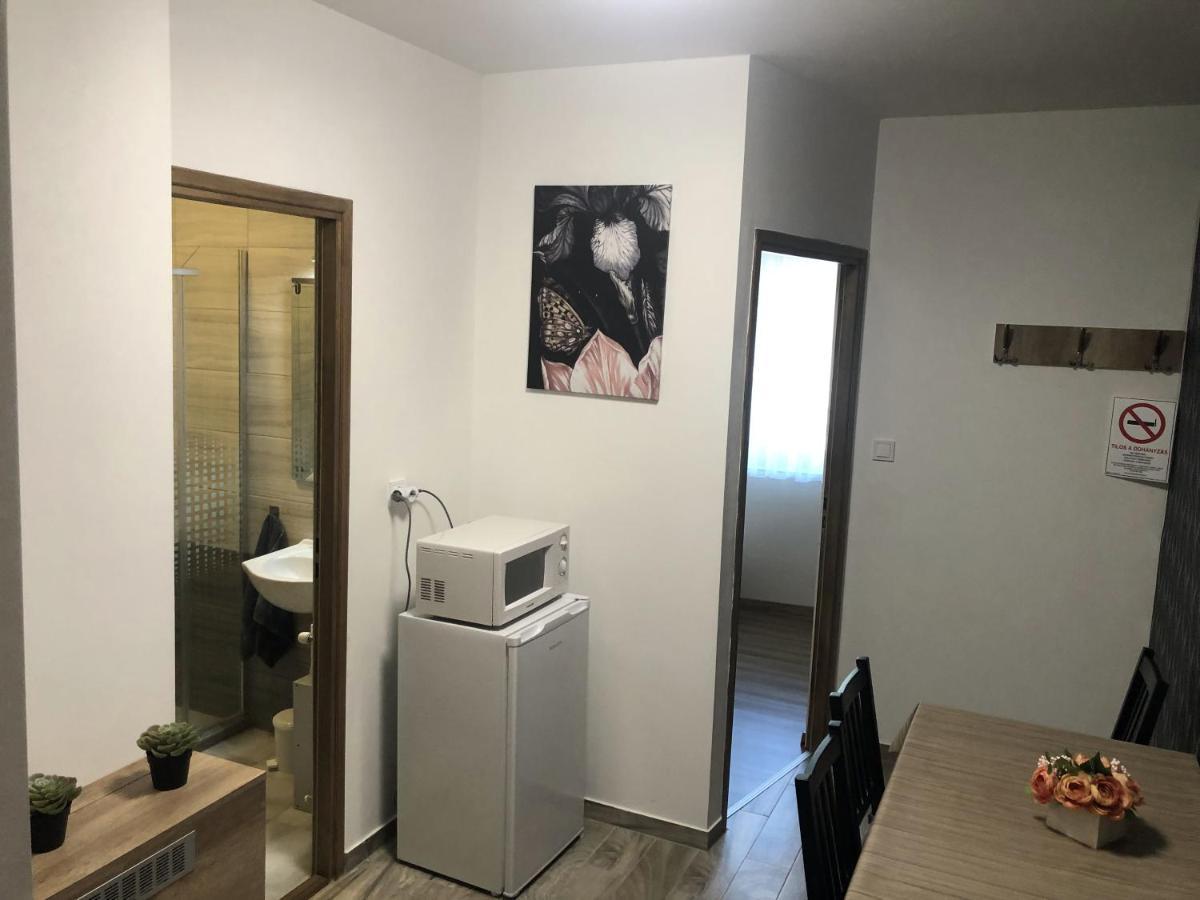 Bettina Vendeghaz Appartement Kiskoros Buitenkant foto
