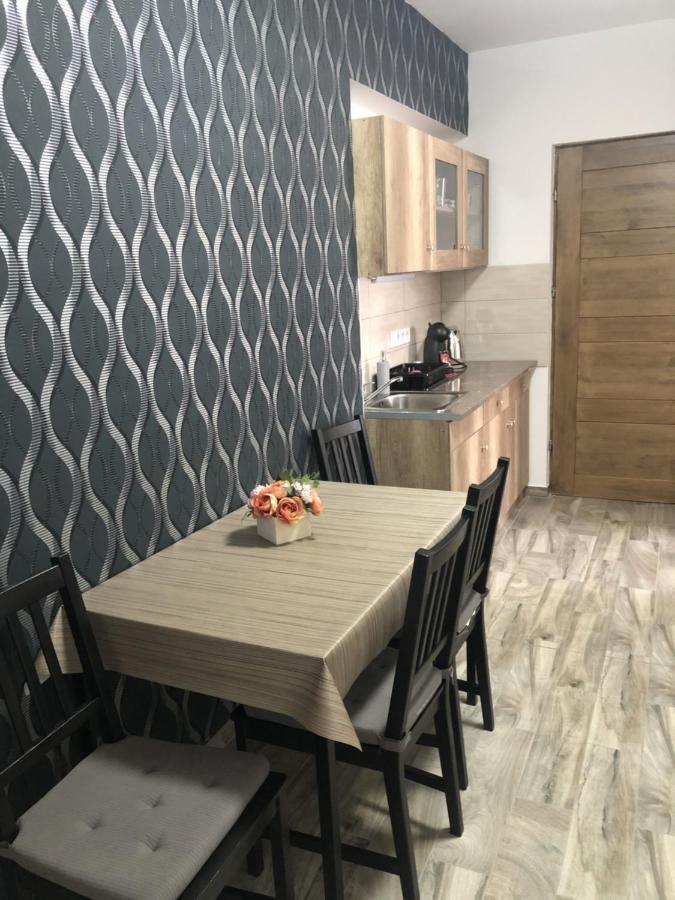 Bettina Vendeghaz Appartement Kiskoros Buitenkant foto