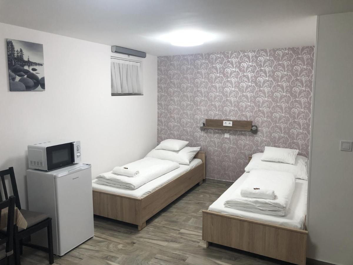 Bettina Vendeghaz Appartement Kiskoros Buitenkant foto