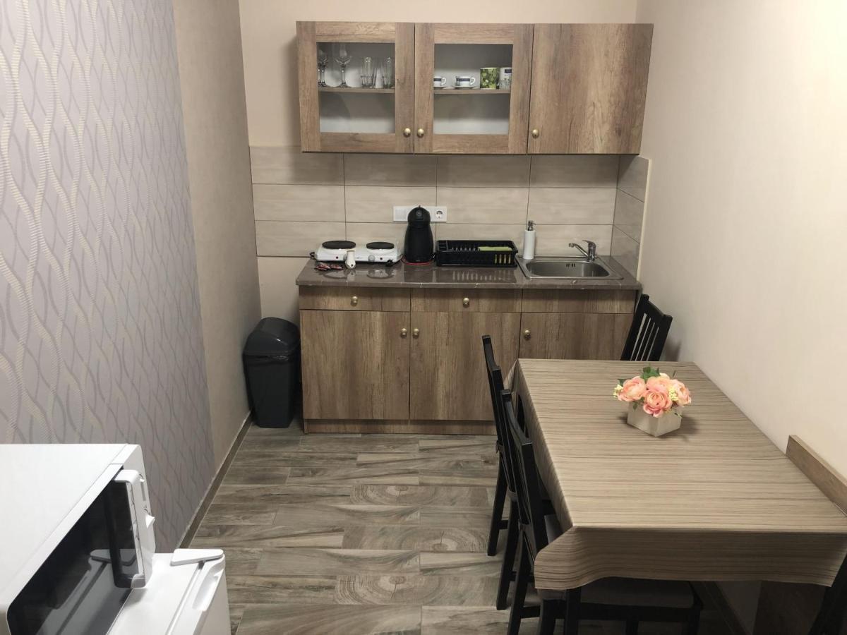Bettina Vendeghaz Appartement Kiskoros Buitenkant foto